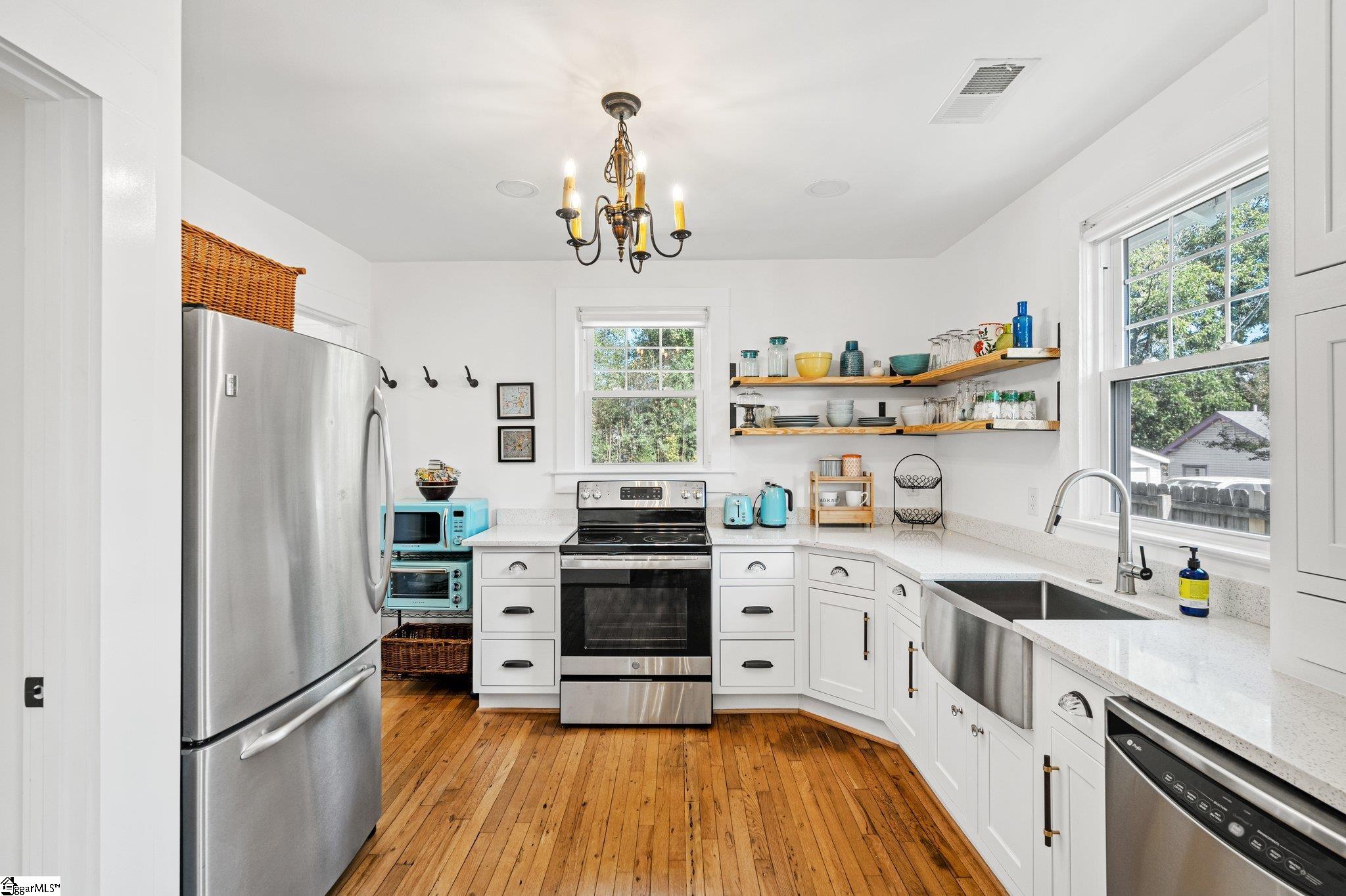 1160 Pendleton Street Greenville, SC 29611 - Photo 14 of 36