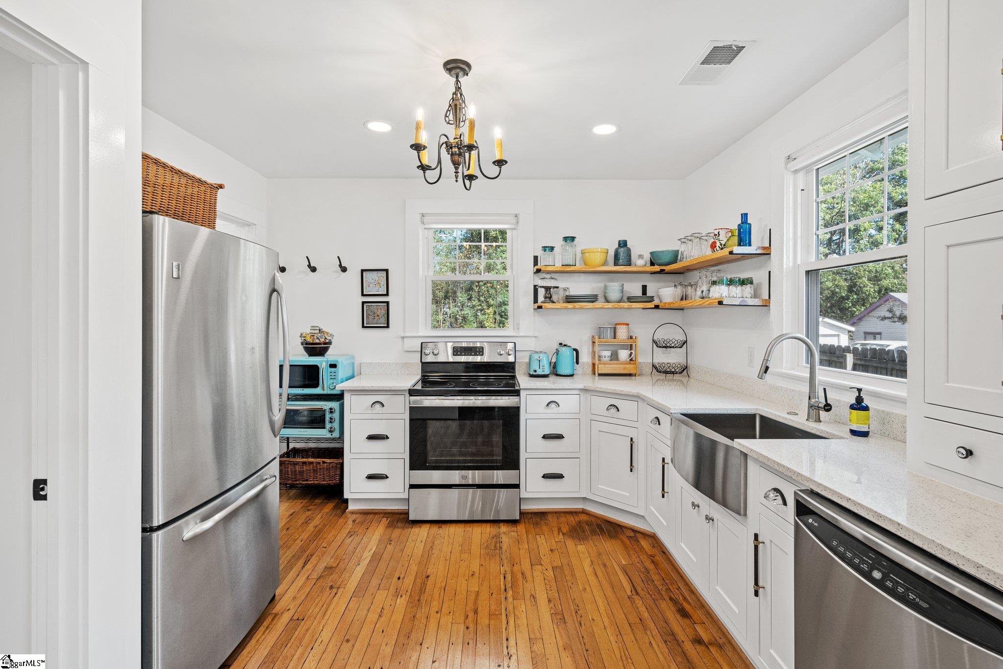 1160 Pendleton Street Greenville, SC 29611 - Photo 17 of 36