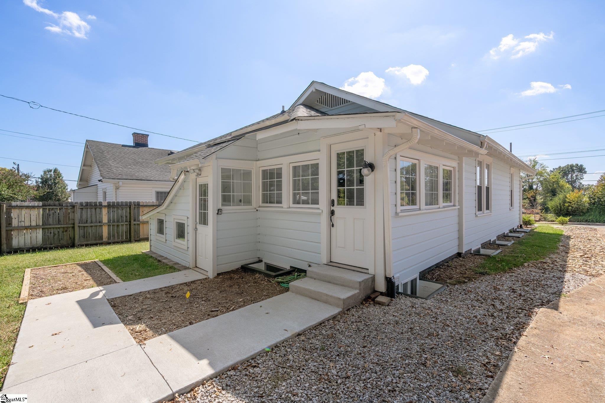 1160 Pendleton Street Greenville, SC 29611 - Photo 34 of 36