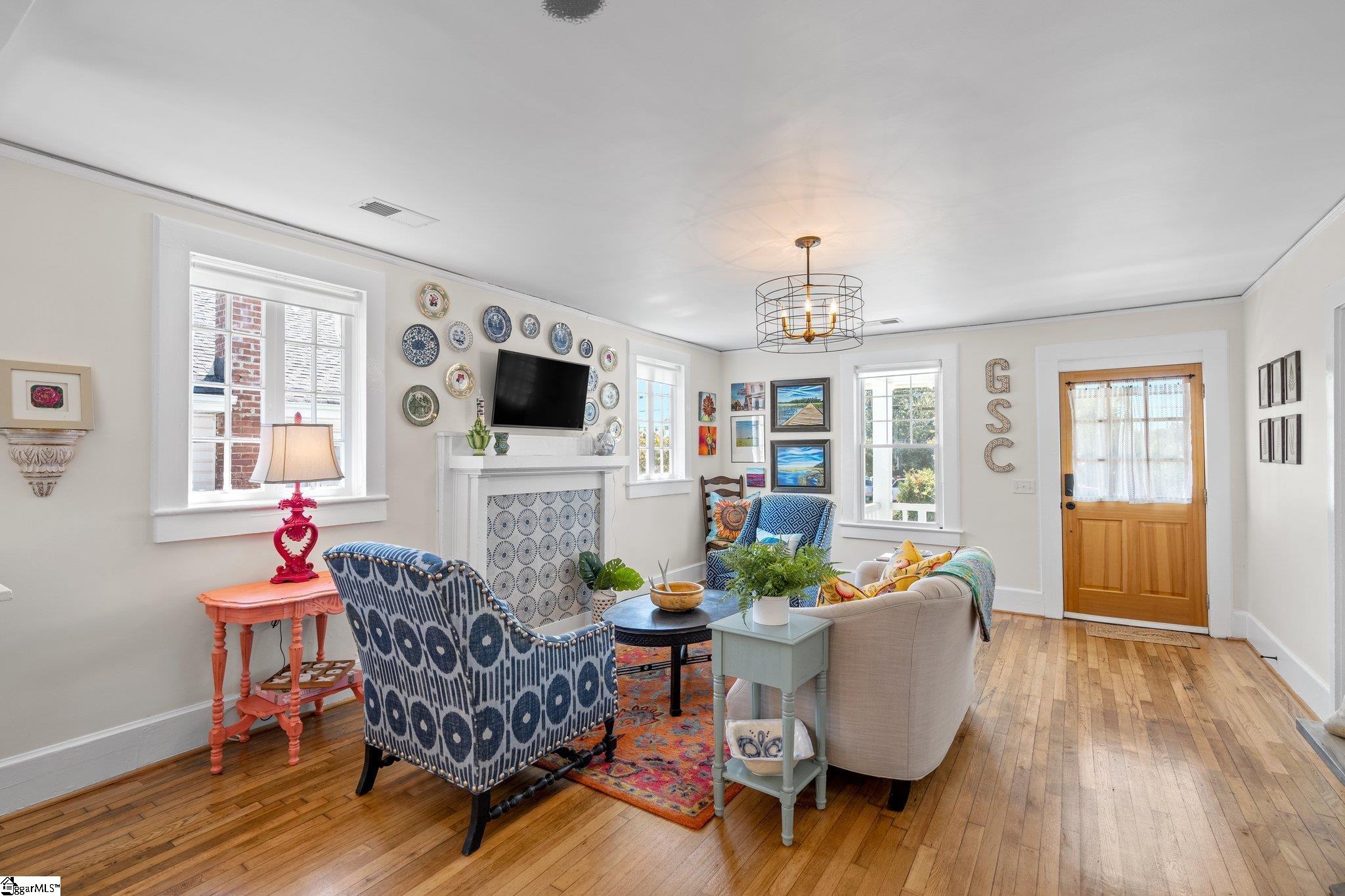 1160 Pendleton Street Greenville, SC 29611 - Photo 5 of 36