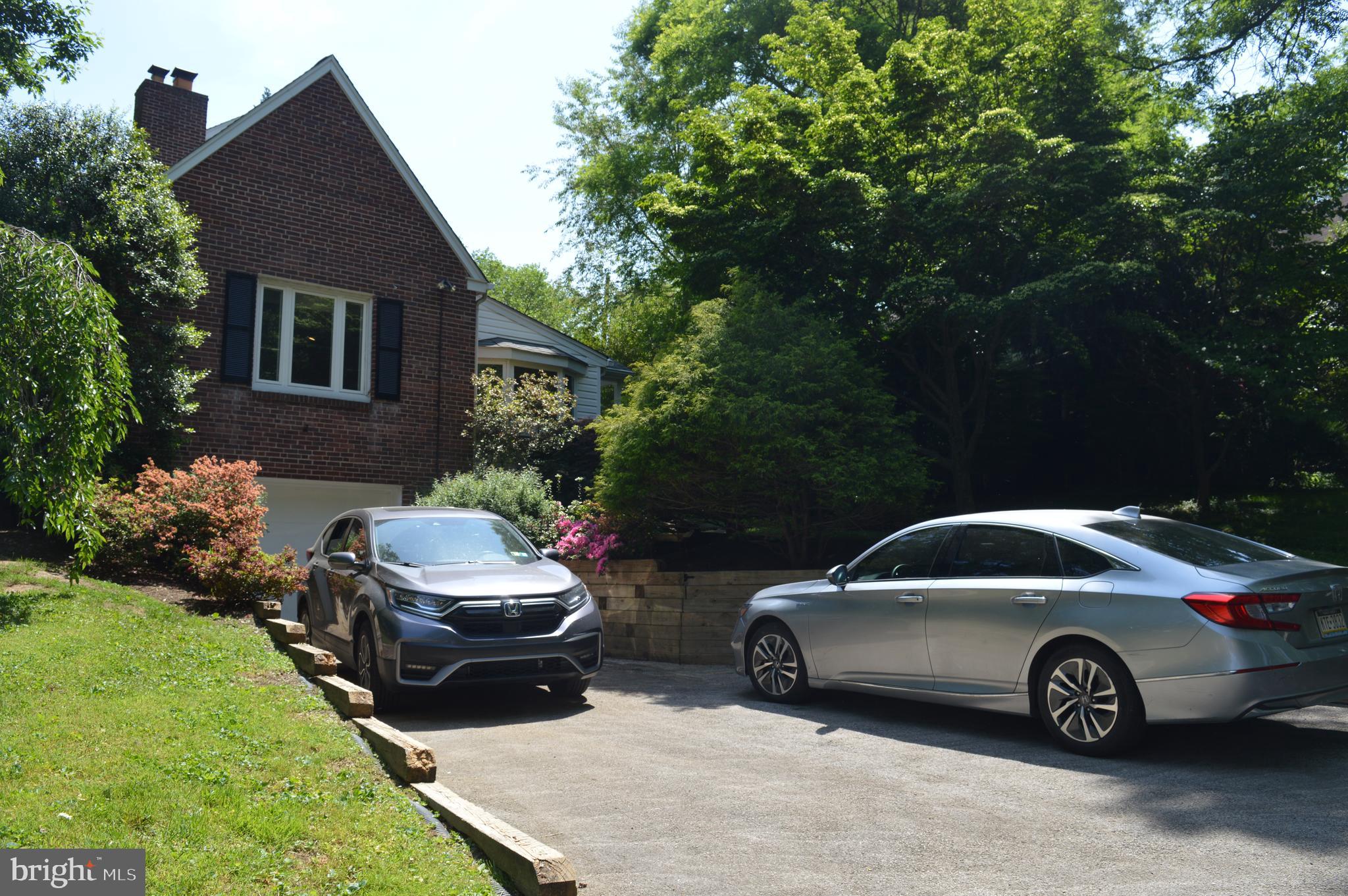 250 Hamilton Road Merion Station, PA 19066 - Photo 31 of 32 Private driveway w/space for 2 cars, 1 car garage