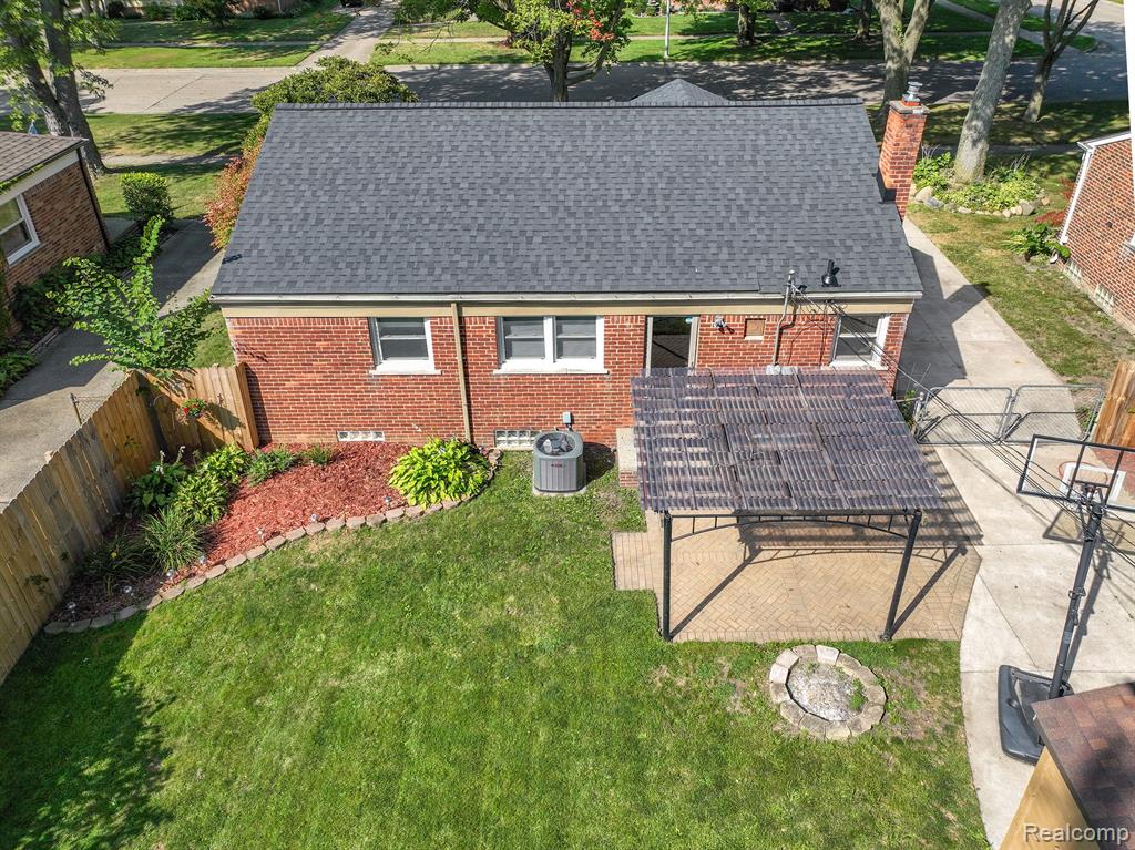 9950 Henry Ruff Road Livonia, MI 48150 - Photo 6 of 31