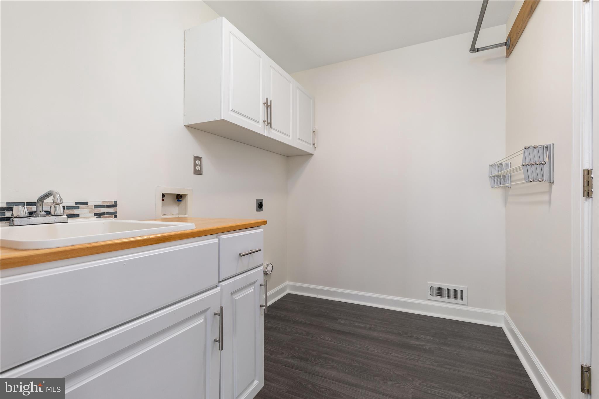 43331 Ritter Lane South Riding, VA 20152 - Photo 19 of 55 a room with storage and utility