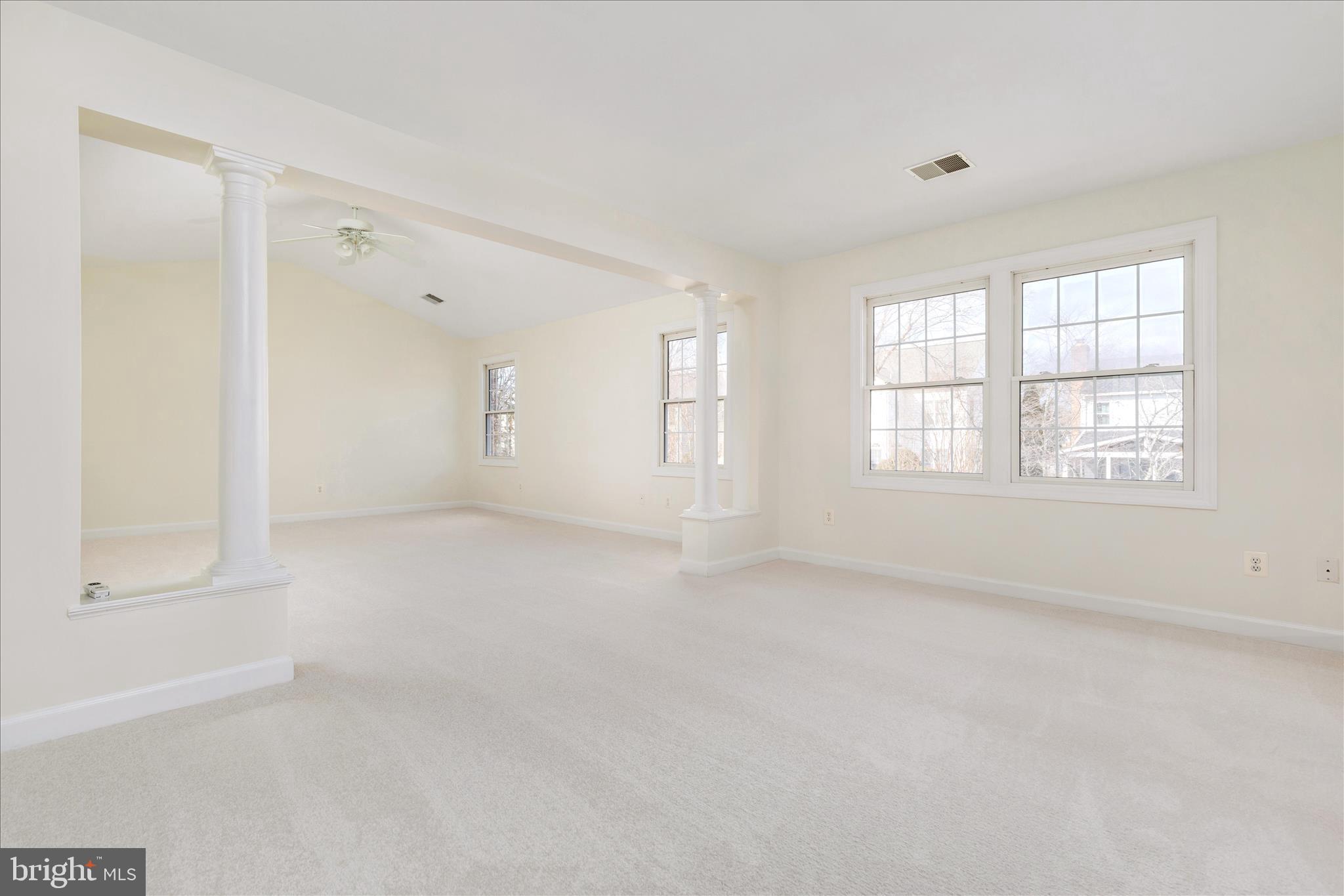 43331 Ritter Lane South Riding, VA 20152 - Photo 25 of 55 an empty room with windows and closet
