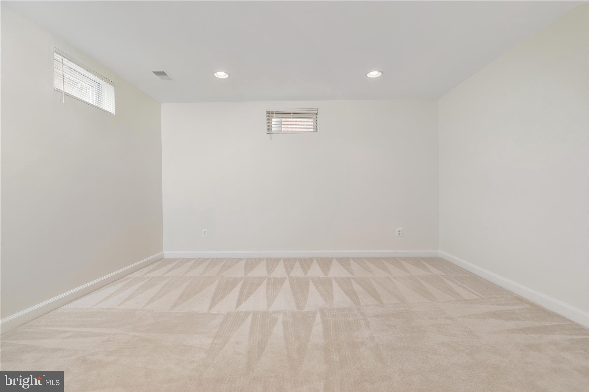 43331 Ritter Lane South Riding, VA 20152 - Photo 33 of 55 a view of an empty room