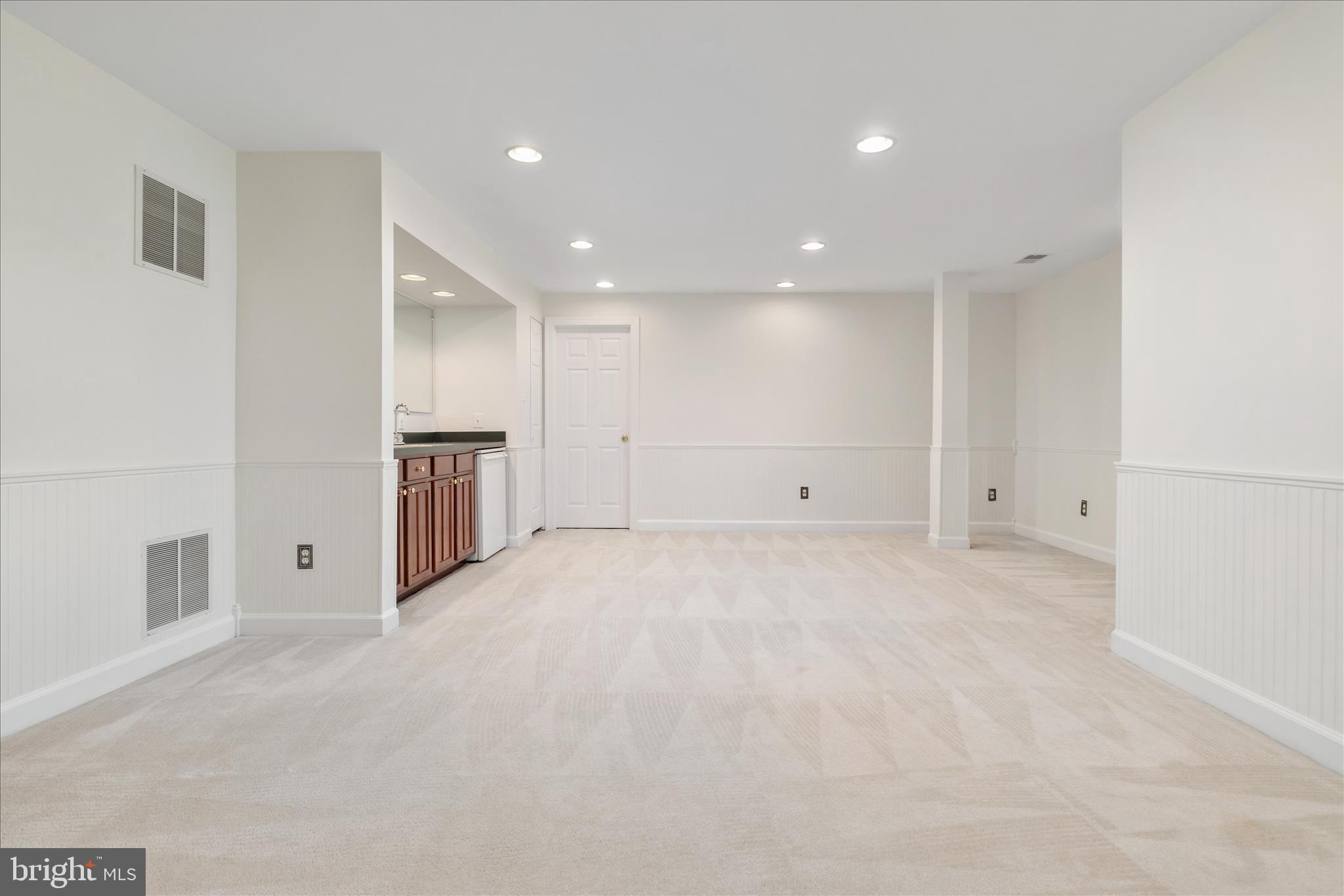 43331 Ritter Lane South Riding, VA 20152 - Photo 34 of 55 a view of an empty room