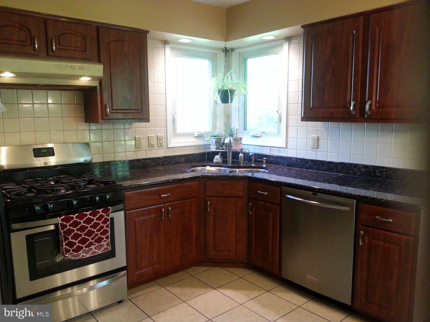 15 Rushwick Road Mount Laurel, NJ 08054 - Photo 5 of 18 Kitchen