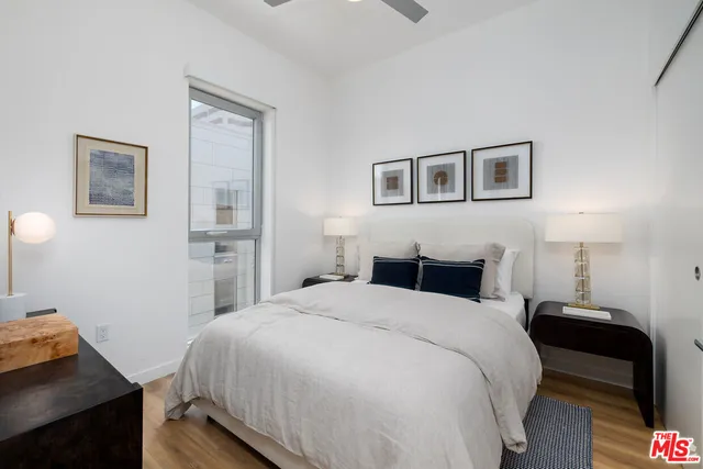 $3,710 | 3223 Wilshire Boulevard, Unit 201, Santa Monica, CA 90403