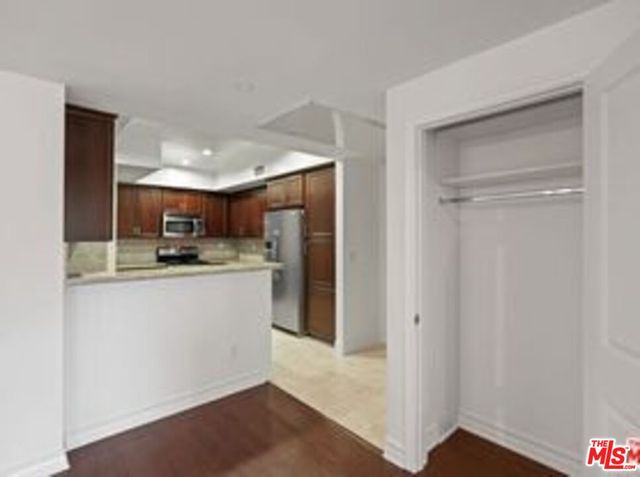 $3,710 | 3223 Wilshire Boulevard, Unit 201, Santa Monica, CA 90403