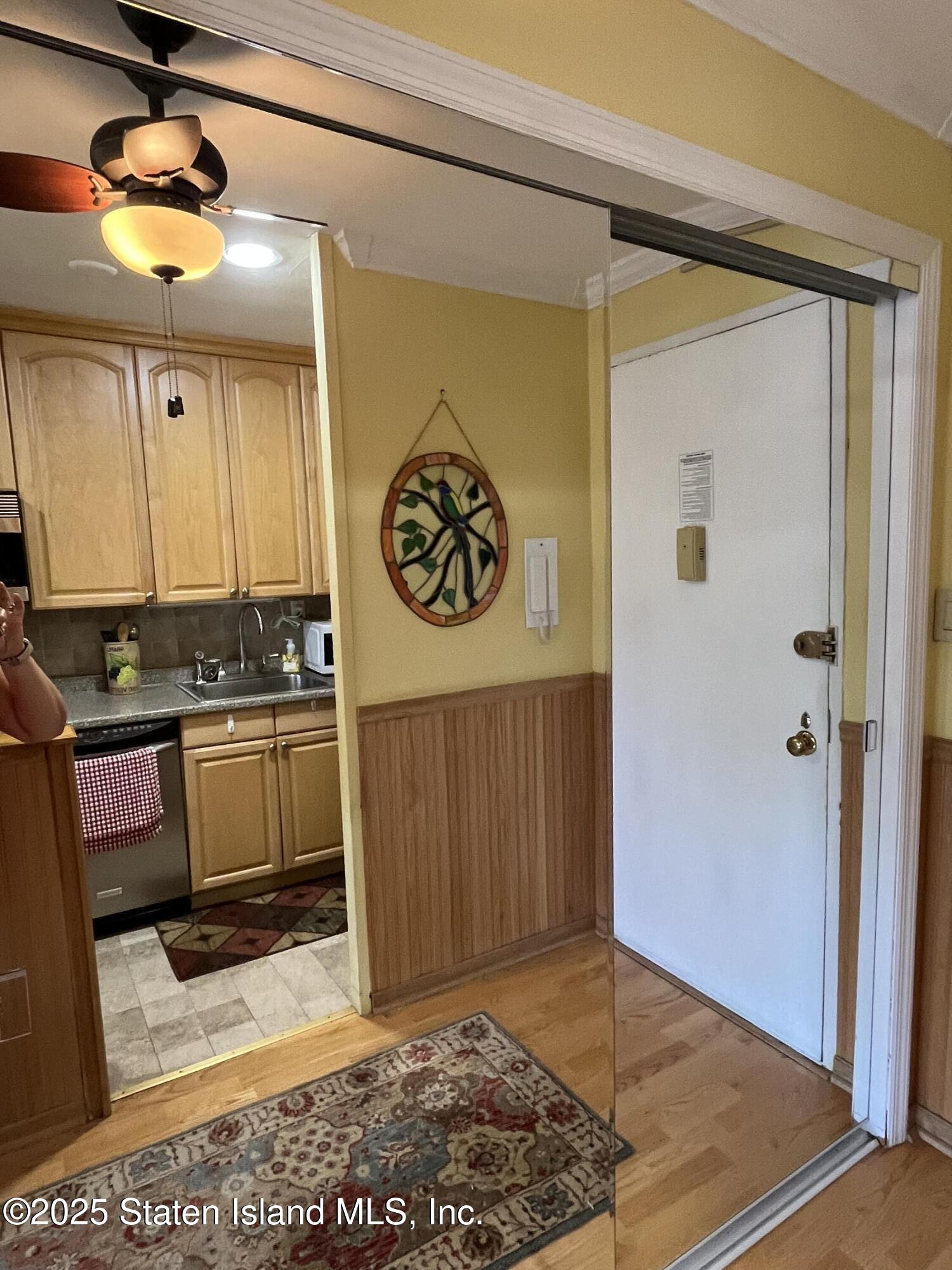 1000 Clove Road, Unit 6G Staten Island, NY 10301 - Photo 17 of 36 Front Entrance