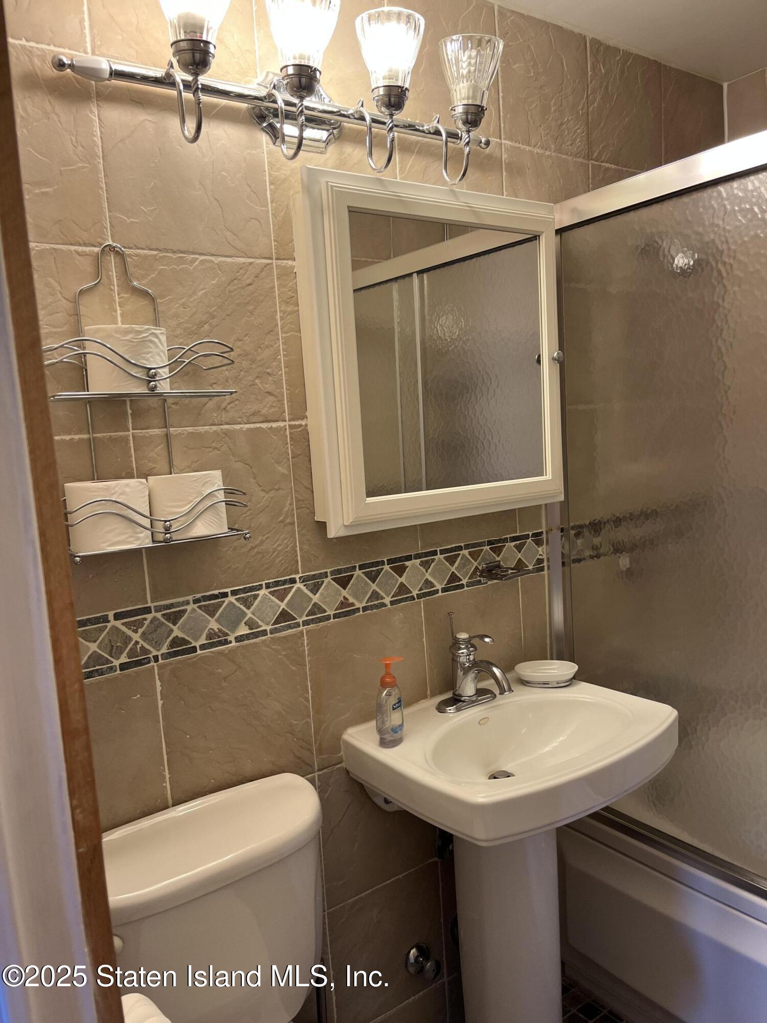 1000 Clove Road, Unit 6G Staten Island, NY 10301 - Photo 20 of 36 Full Bath