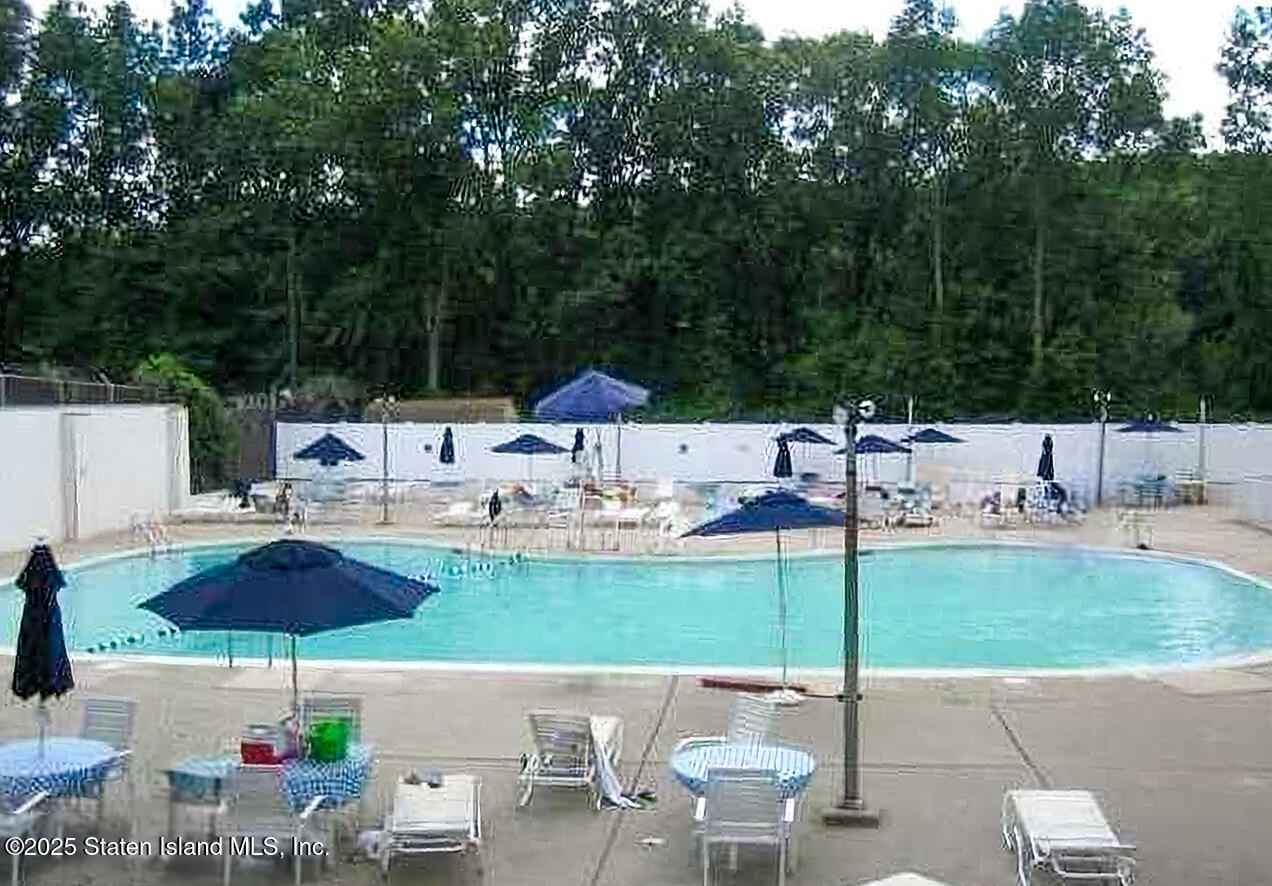1000 Clove Road, Unit 6G Staten Island, NY 10301 - Photo 28 of 36 Lounge Area by Pool