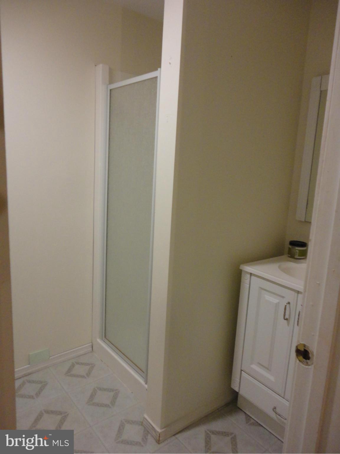9211 Kilbride Road Baltimore, MD 21236 - Photo 22 of 27 Bath