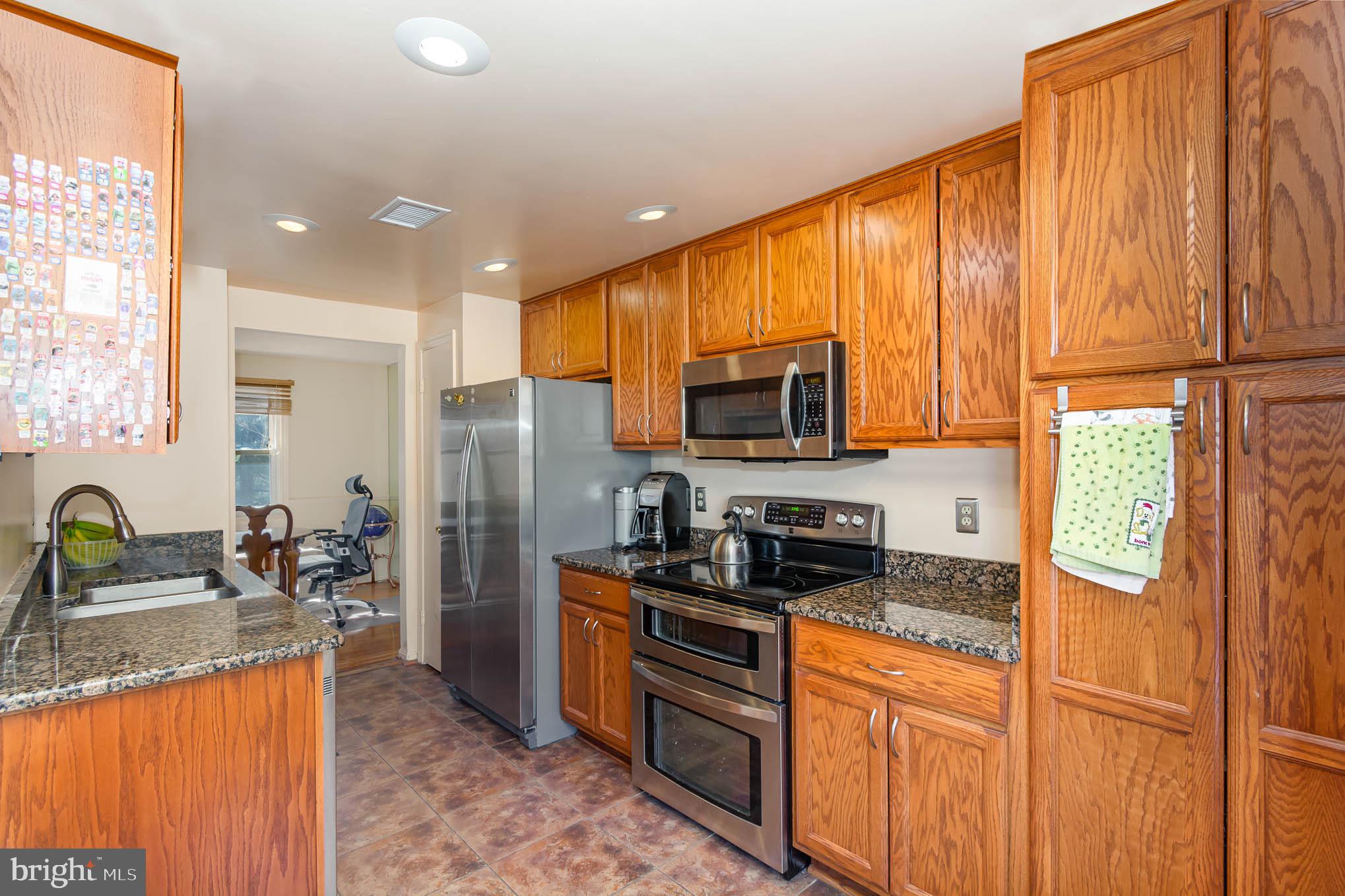 104 Sharpstead Lane Gaithersburg, MD 20878 - Photo 5 of 18