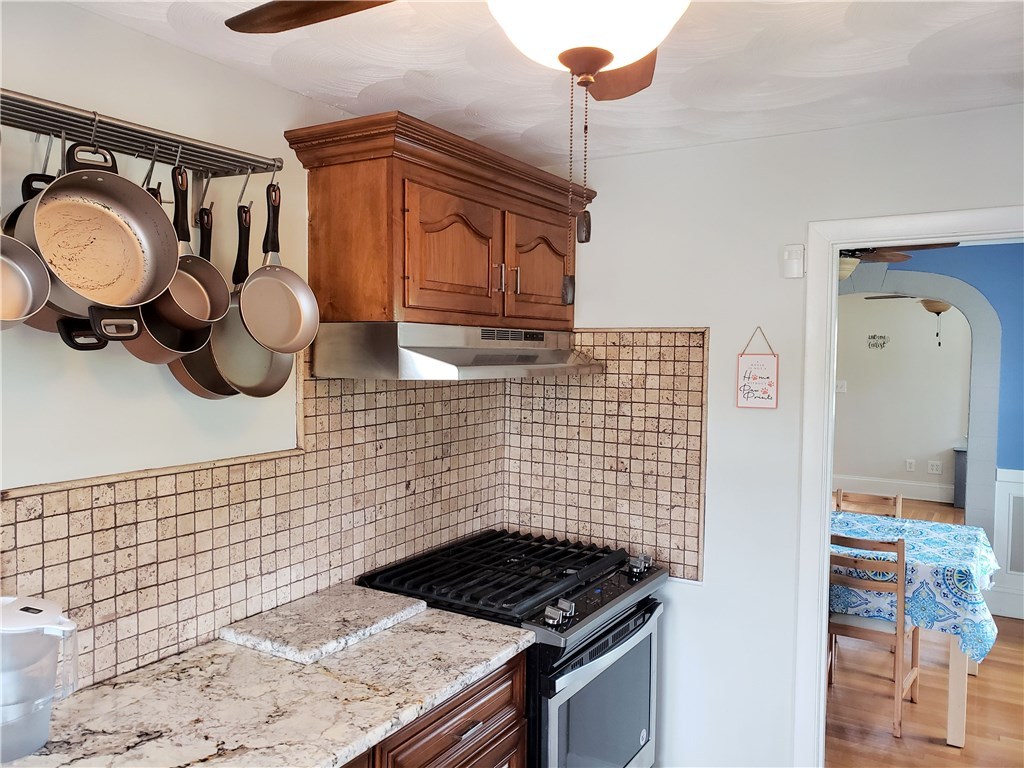 190 Woodhaven Road Pawtucket, RI 02861 - Photo 3 of 34 Gallery Image 3
