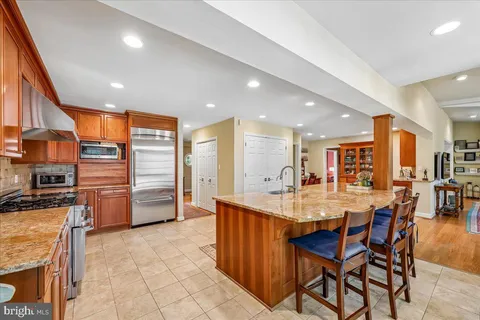 $1,490,000 | 6 Old Stage Court, Rockville, MD 20852