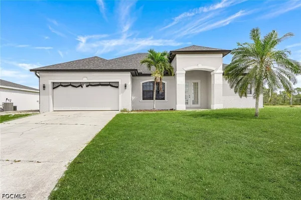 $1,900 | 831 Northwest 30th Street, Cape Coral, FL 33993