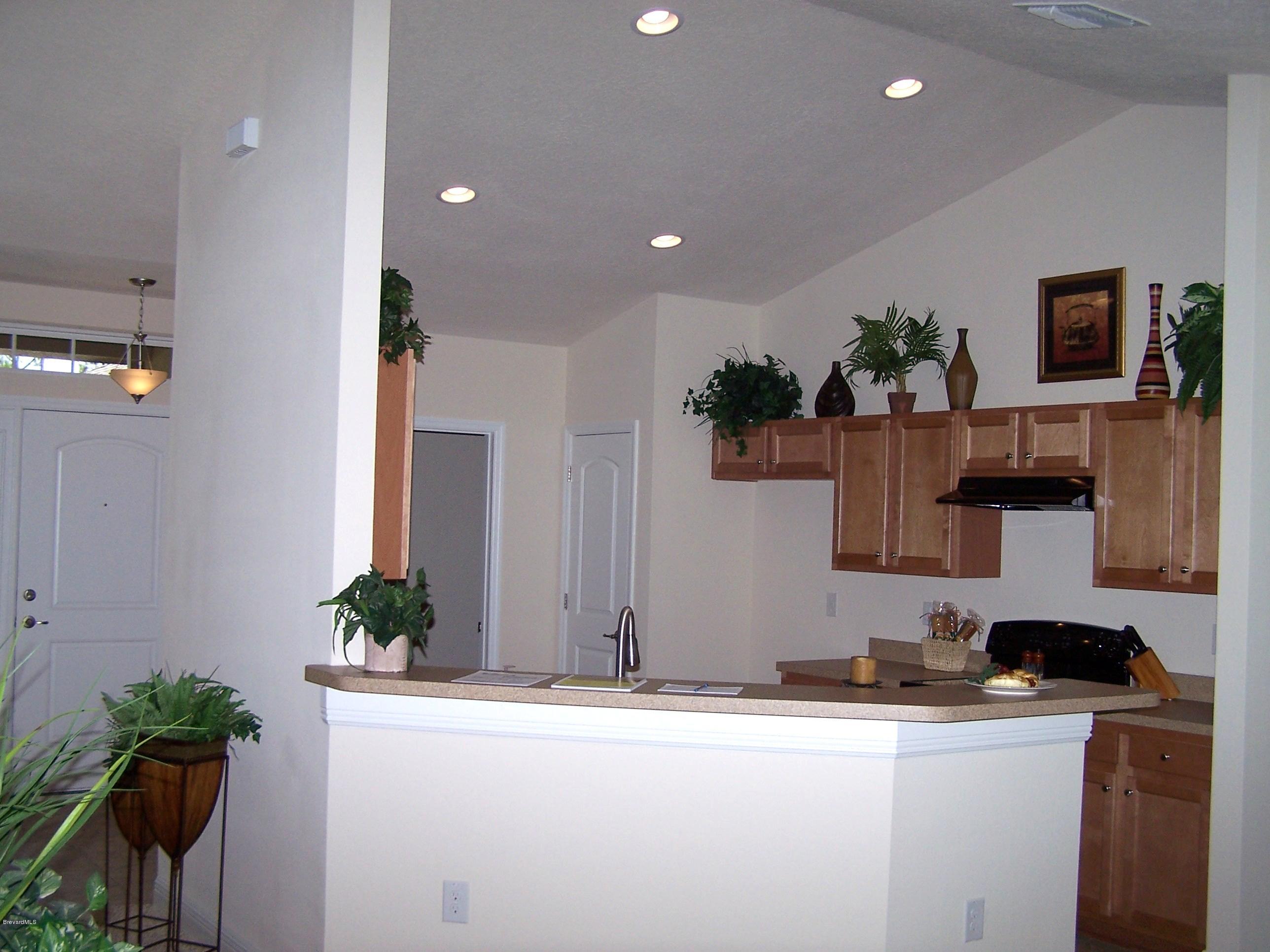 821 Degroodt Road Southwest Palm Bay, FL 32908 - Photo 5 of 10 821 DeGroodt Kitchen Picture 3