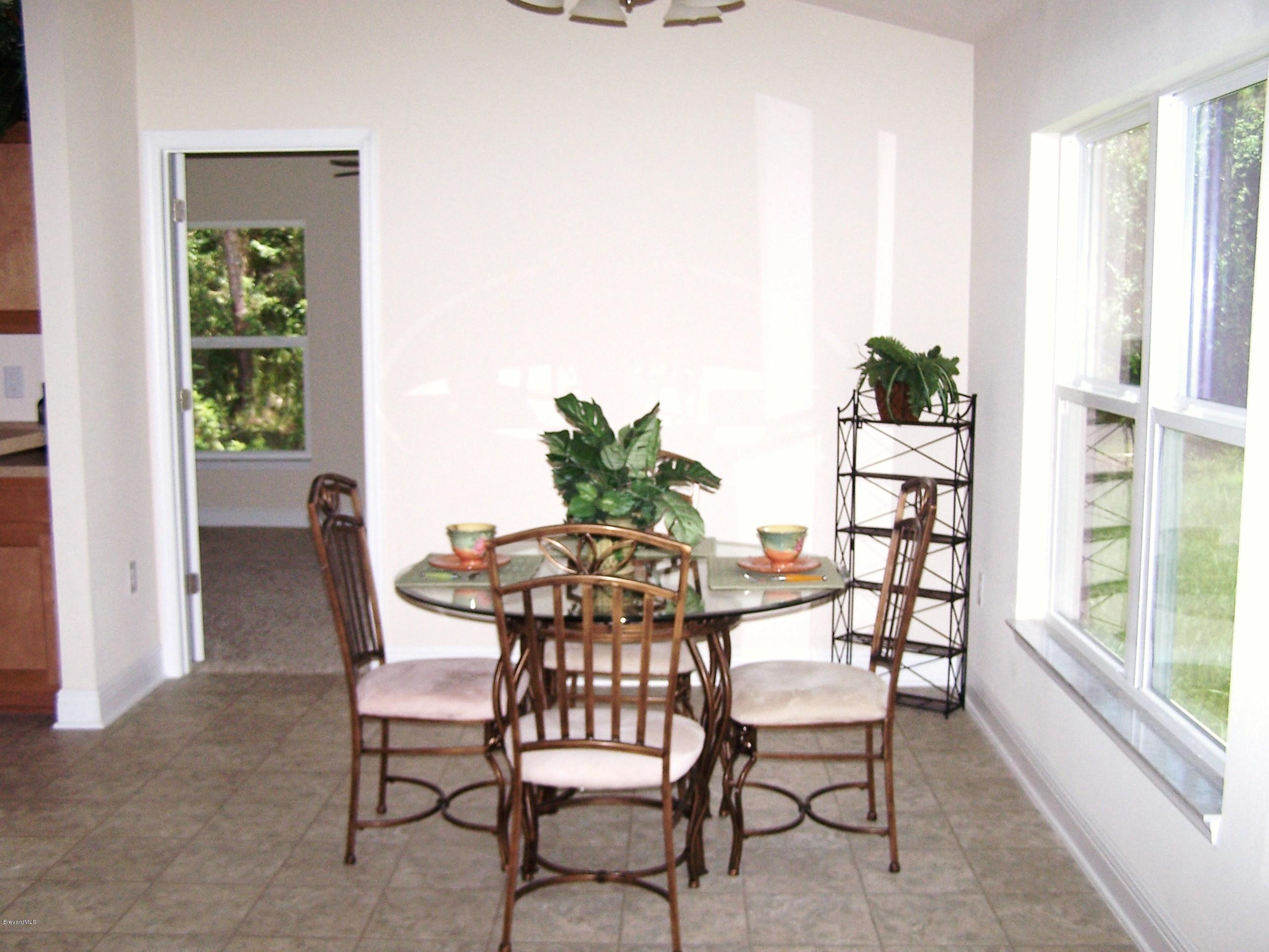 821 Degroodt Road Southwest Palm Bay, FL 32908 - Photo 6 of 10 821 DeGroodt Dining
