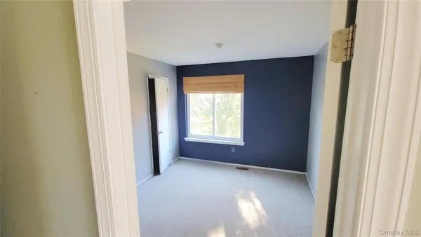 $379,900 | 35 Gibbs Road, Unit 22, Coram, NY 11727