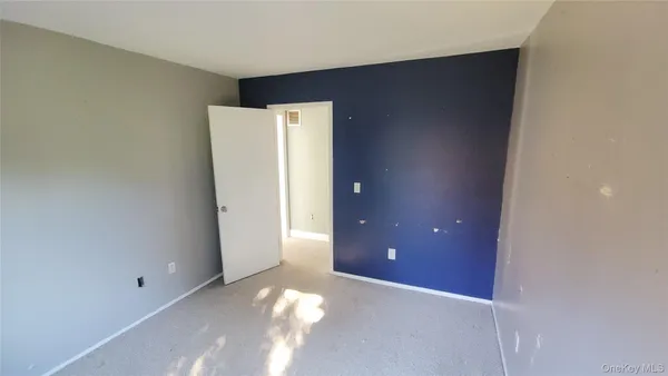 $379,900 | 35 Gibbs Road, Unit 22, Coram, NY 11727