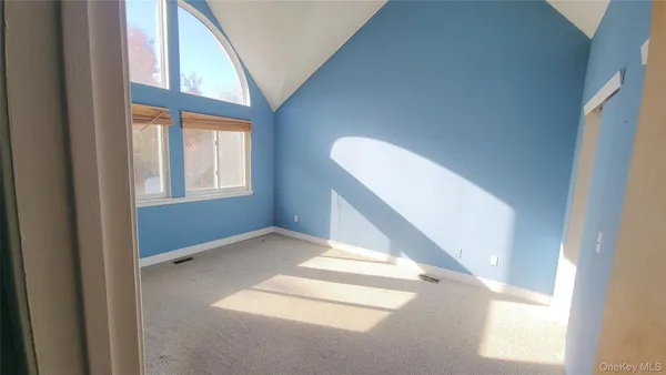 $379,900 | 35 Gibbs Road, Unit 22, Coram, NY 11727