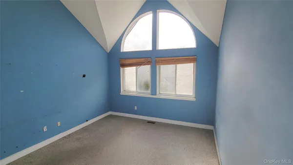 $379,900 | 35 Gibbs Road, Unit 22, Coram, NY 11727