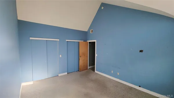 $379,900 | 35 Gibbs Road, Unit 22, Coram, NY 11727