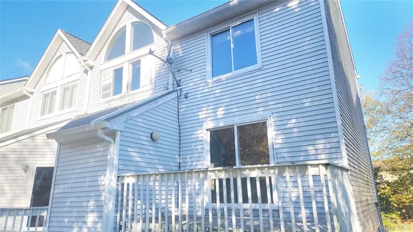 $379,900 | 35 Gibbs Road, Unit 22, Coram, NY 11727