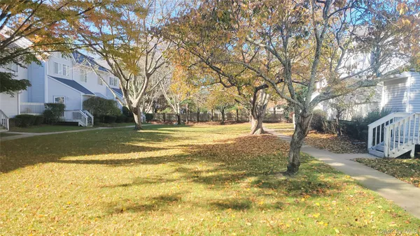 $379,900 | 35 Gibbs Road, Unit 22, Coram, NY 11727