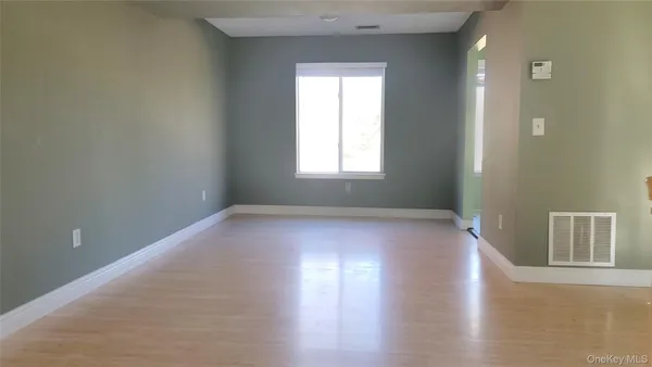 $379,900 | 35 Gibbs Road, Unit 22, Coram, NY 11727