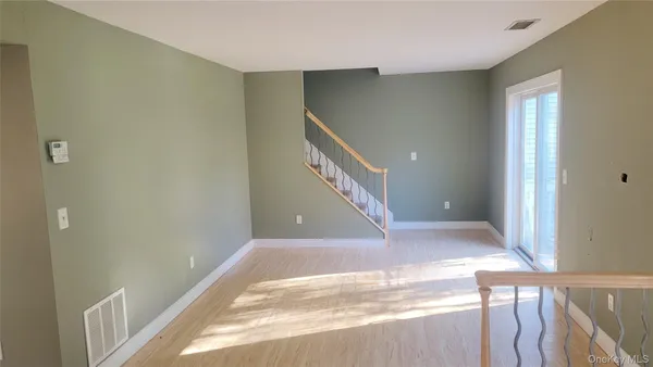 $379,900 | 35 Gibbs Road, Unit 22, Coram, NY 11727