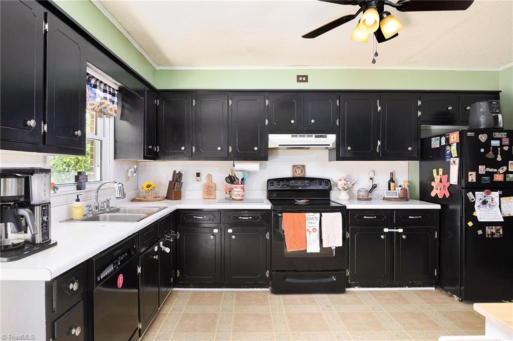 255 Pine Valley Road Thomasville, NC 27360 - Photo 12 of 28