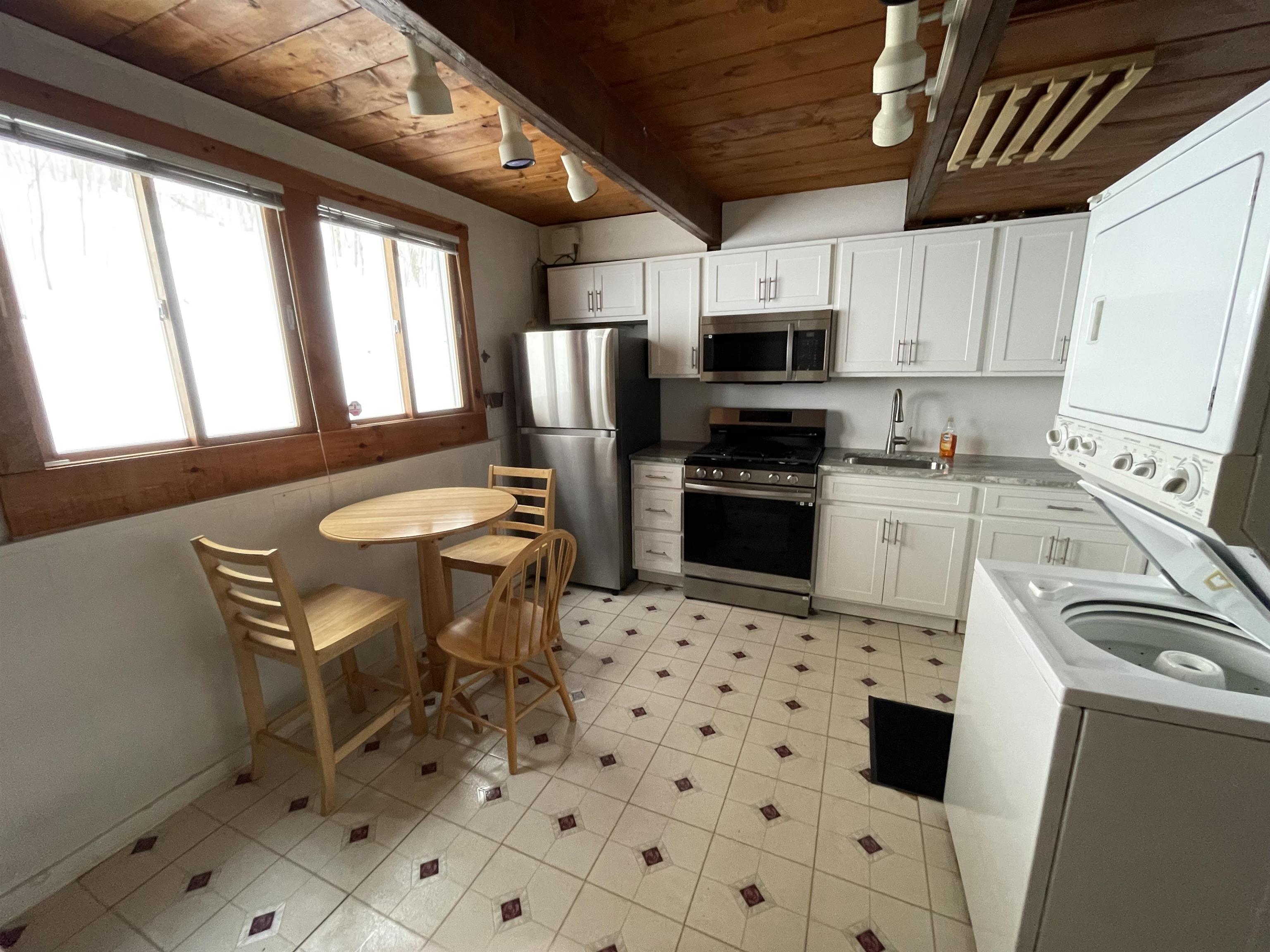 832 Grand View Lodge Road, Unit D Plymouth, VT 05056 - Photo 5 of 14