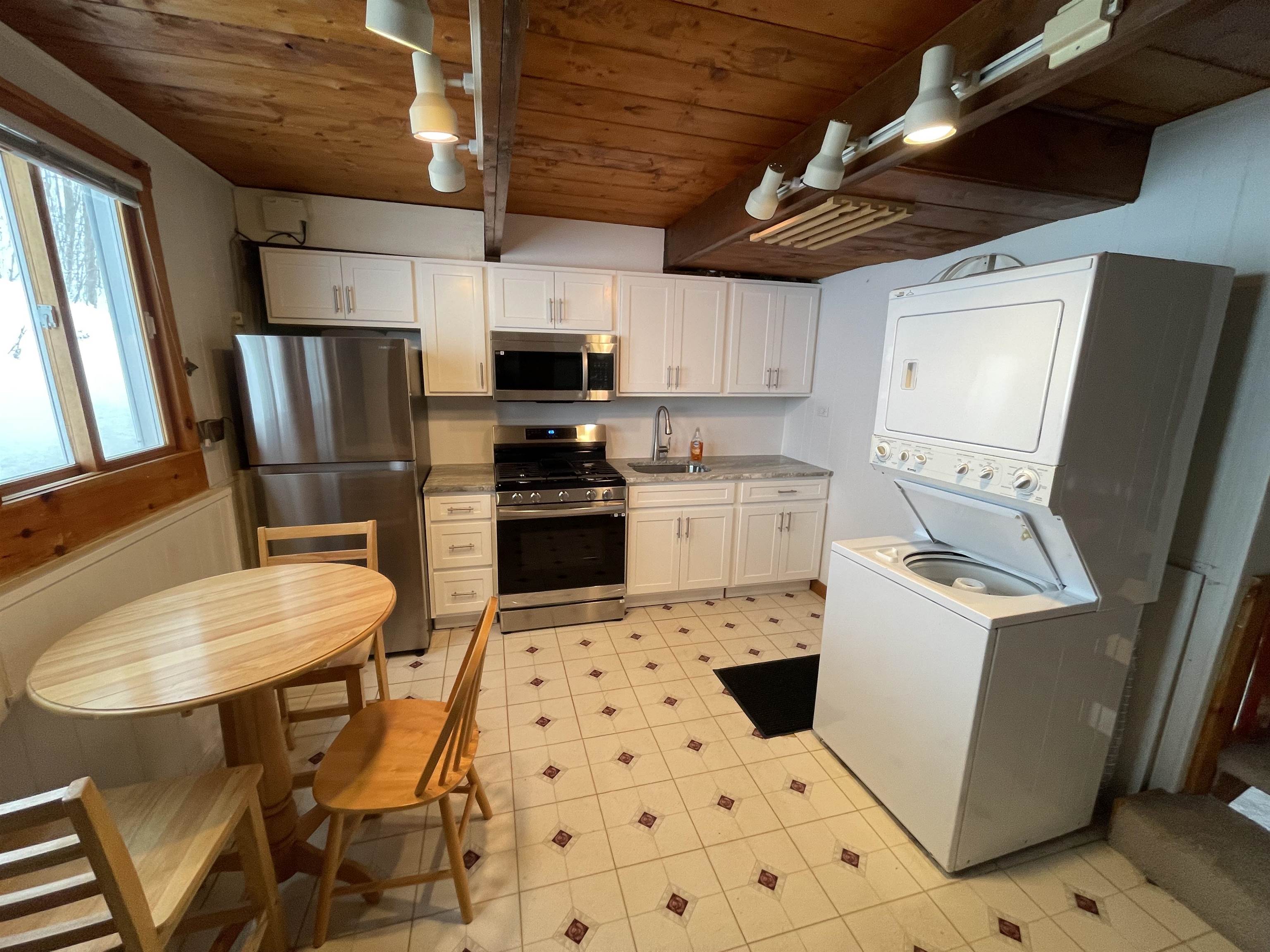 832 Grand View Lodge Road, Unit D Plymouth, VT 05056 - Photo 8 of 14