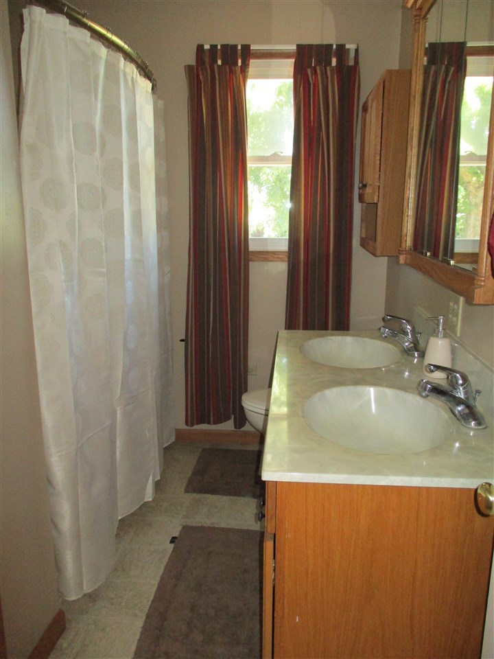 8135 Robinson Road Dayton, VA 22821 - Photo 8 of 21 Gallery Image 8