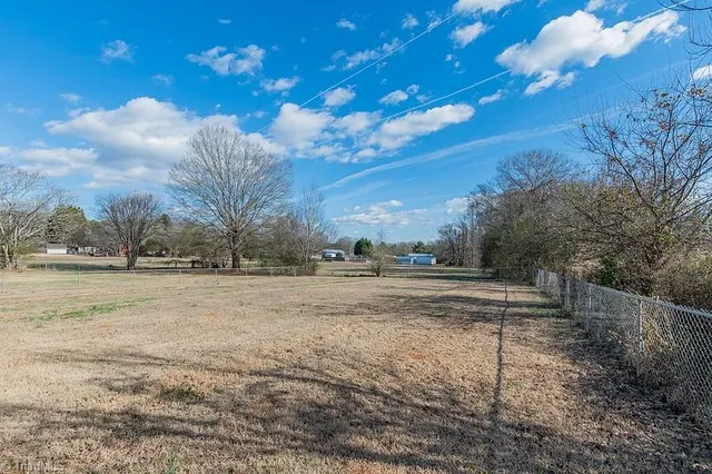 $229,999 | 8915 Linwood-Southmont Road, Lexington, NC 27292