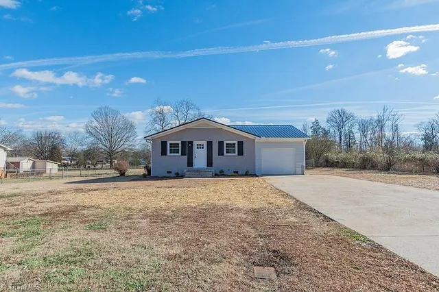 $229,999 | 8915 Linwood-Southmont Road, Lexington, NC 27292