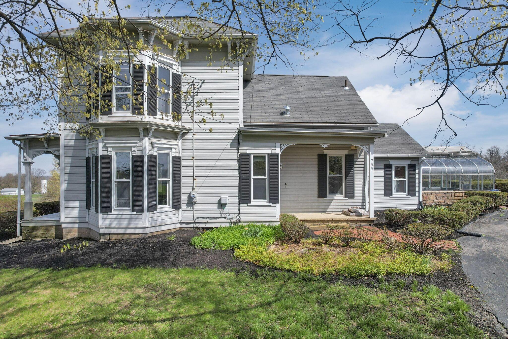 799 James Road Granville, OH 43023 - Photo 6 of 106