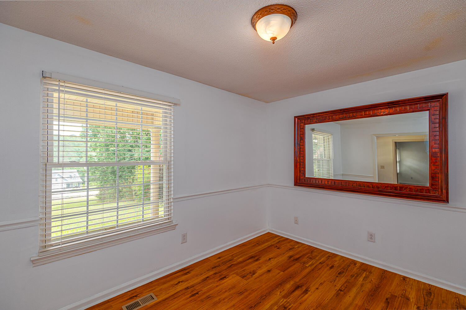 9422 Fuller Road Chattanooga, TN 37421 - Photo 4 of 23 Dining Room