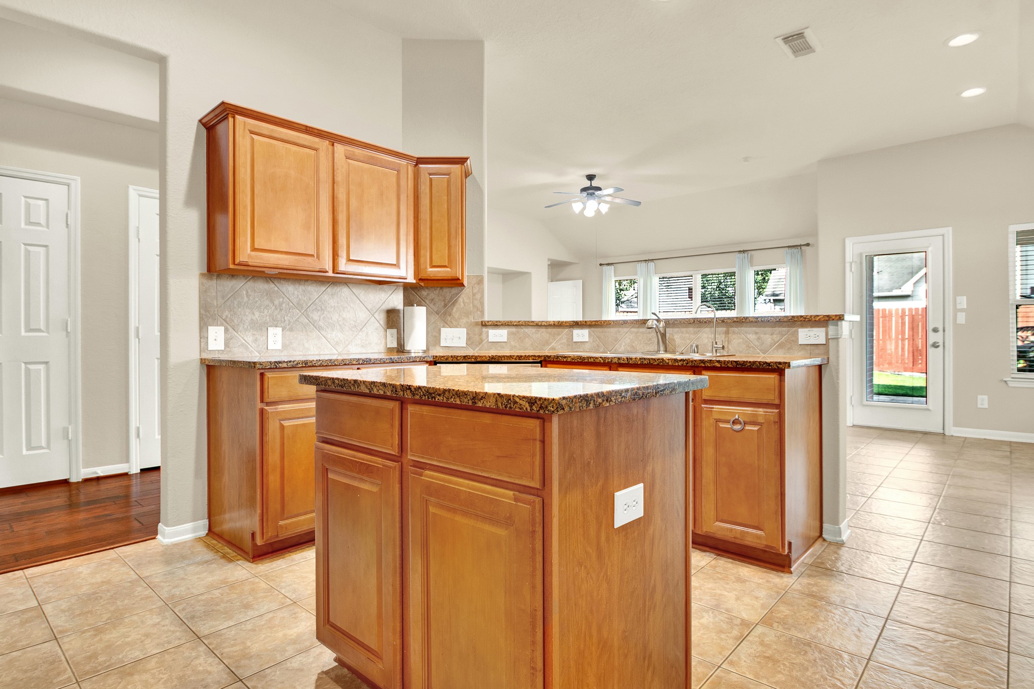 9226 Fernwillow Drive Spring, TX 77379 - Photo 14 of 36 Gallery Image 14