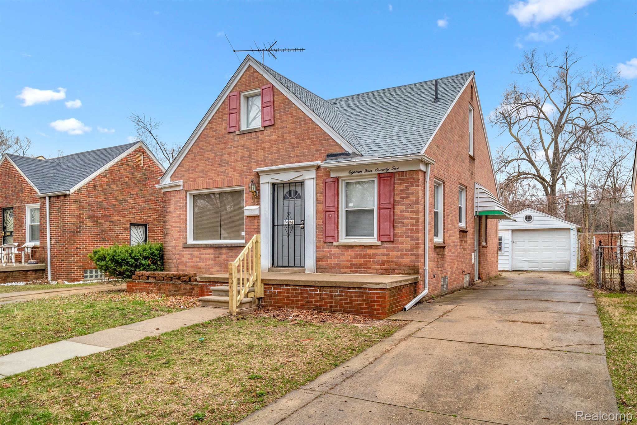 18475 Huntington Road Detroit, MI 48219 - Photo 2 of 33 Gallery Image 2