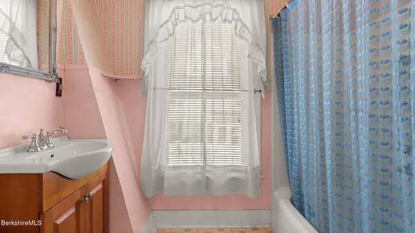 $399,900 | Undisclosed Address, Cheshire, MA 01225