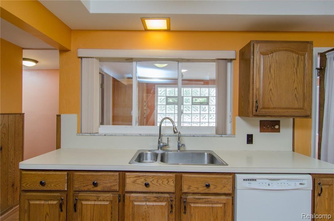 7660 Allen Road Clarkston, MI 48348 - Photo 16 of 50 GRU_5347.jpg
