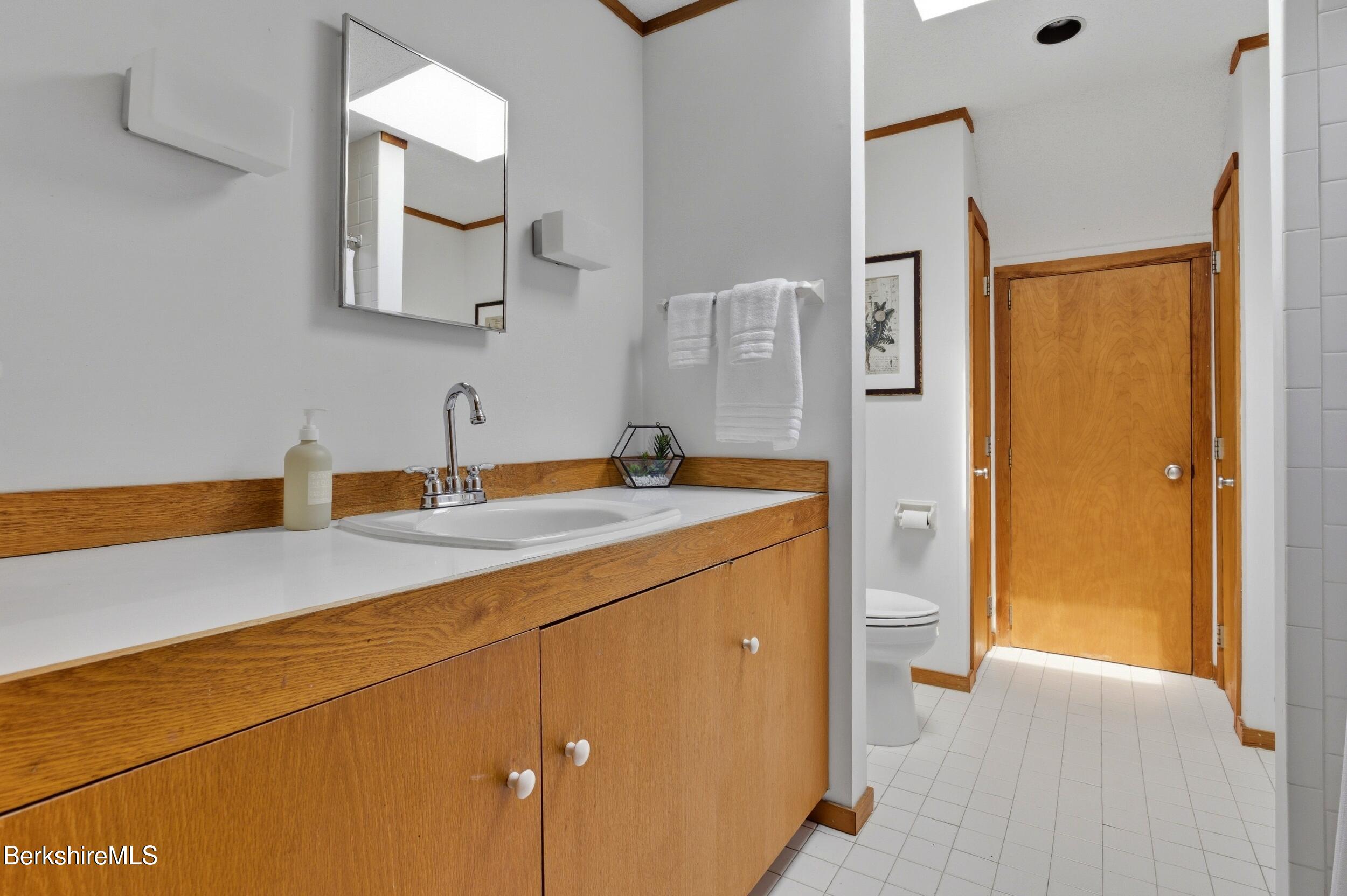 215 Old Stockbridge Road Lenox, MA 01240 - Photo 26 of 31 DSC00188