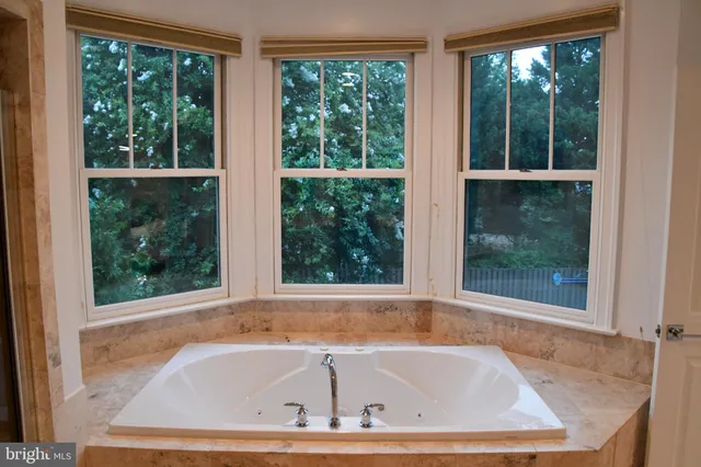 $9,500 | 5127 Cathedral Avenue Northwest, Washington, DC 20016