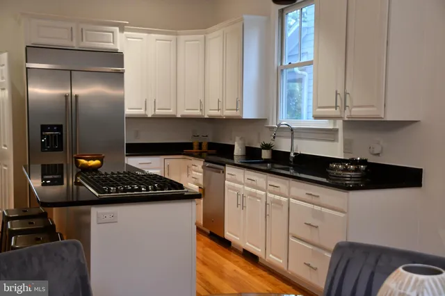 $9,500 | 5127 Cathedral Avenue Northwest, Washington, DC 20016