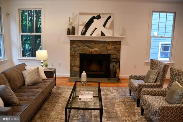 $9,500 | 5127 Cathedral Avenue Northwest, Washington, DC 20016