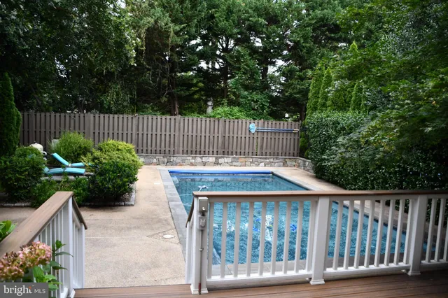 $9,500 | 5127 Cathedral Avenue Northwest, Washington, DC 20016