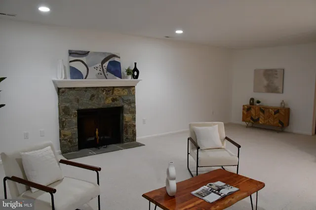 $9,500 | 5127 Cathedral Avenue Northwest, Washington, DC 20016